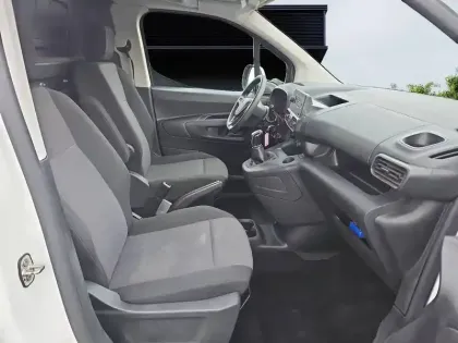 Photo 67 Opel Combo  CARGO 1.5 130 CH S/S L1H1 STANDARD