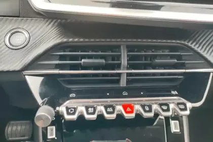 Photo 95 Peugeot 208  Electrique 50 kWh 136ch