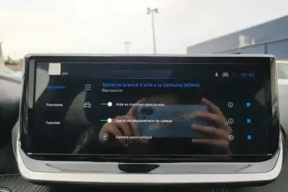 Photo 93 Peugeot 208  Electrique 50 kWh 136ch