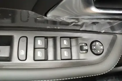 Photo 97 Peugeot 208  Electrique 50 kWh 136ch