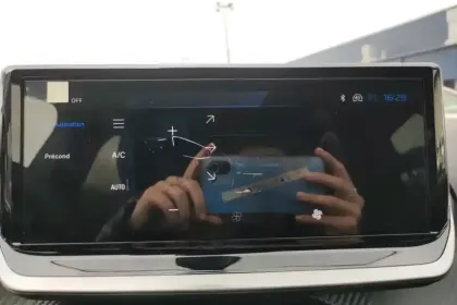 Photo 88 Peugeot 208  Electrique 50 kWh 136ch