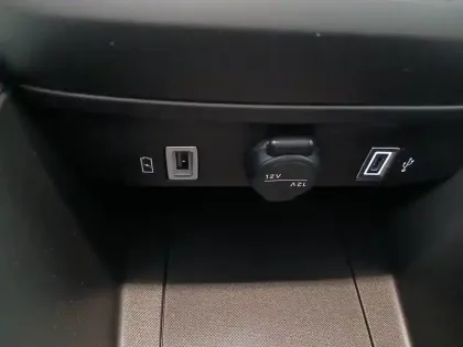 Photo 87 Jeep Avenger  115 kW 4x2