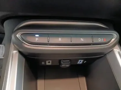 Photo 85 Jeep Avenger  115 kW 4x2