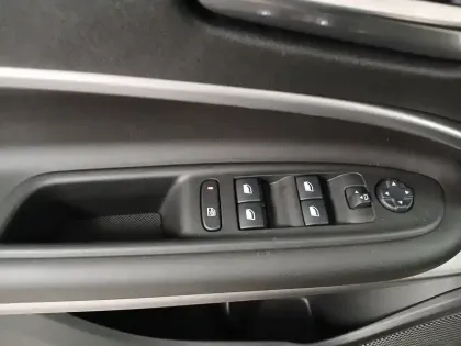 Photo 58 Jeep Avenger  115 kW 4x2