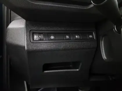 Photo 18 Peugeot 3008  Hybrid 225 e-EAT8 Allure Pack