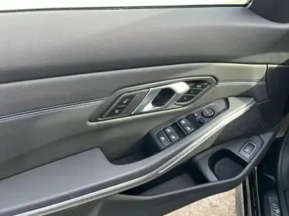 Photo 13 BMW Serie 3 Série 3 Touring 318iA 156ch M Sport