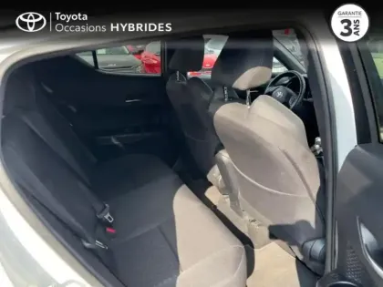 Photo 13 Toyota C-HR  1.8 Hybride 122ch Design Ultimate E-CVT