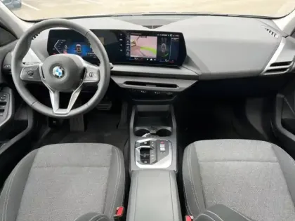 Photo 29 BMW Serie 1 Série 1 120A 170ch M Sport Design DKG7