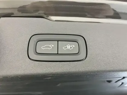 Photo 37 Volvo V60  B4 197 ch DCT7