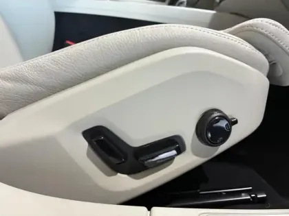 Photo 39 Volvo V60  B4 197 ch DCT7