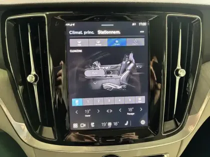 Photo 42 Volvo V60  B4 197 ch DCT7