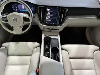 Photo 29 Volvo V60  B4 197 ch DCT7