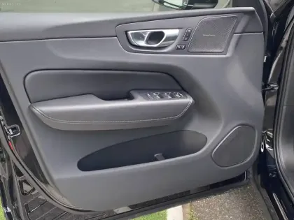 Photo 9 Volvo Xc60  T8 Recharge AWD 310 ch + 145 ch Geartronic 8