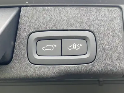 Photo 30 Volvo Xc60  T8 Recharge AWD 310 ch + 145 ch Geartronic 8