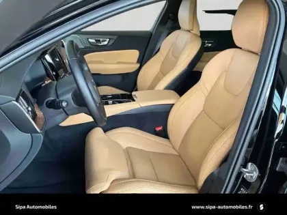 Photo 49 Volvo V60  T6 AWD Hybride Rechargeable 253 ch + 145 ch Geartronic 8