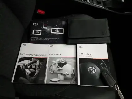 Photo 15 Toyota C-HR  Hybride 2.0L Collection