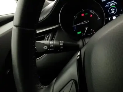 Photo 17 Toyota C-HR  Hybride 2.0L Collection