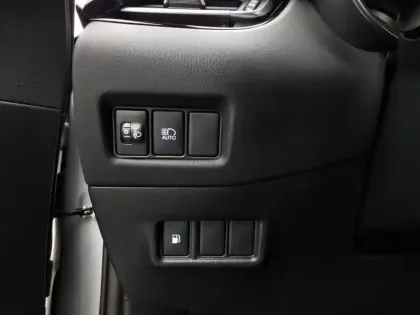 Photo 18 Toyota C-HR  Hybride 2.0L Collection