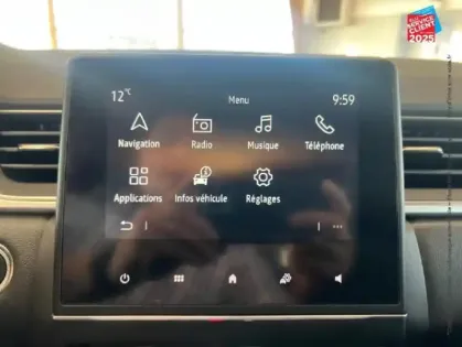 Photo 13 Renault Captur  1.6 E-Tech hybride 145ch Techno GPS Camera