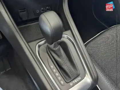 Photo 12 Renault Captur  1.6 E-Tech hybride 145ch Techno GPS Camera