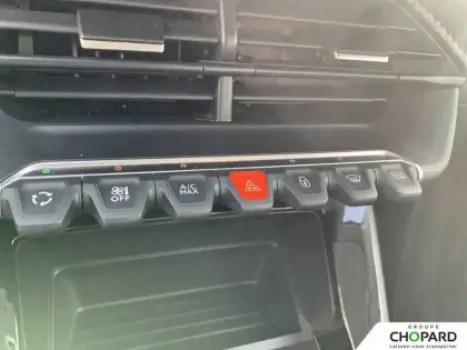 Photo 16 Peugeot 208  PureTech 75 S&S BVM5