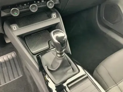 Photo 23 Citroën C4  BlueHDi 110 S&S BVM6 Feel Pack Business