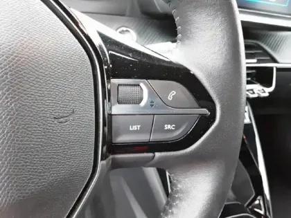 Photo 19 Peugeot 2008  Electrique 136 ch