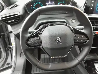 Photo 8 Peugeot 2008  Electrique 136 ch