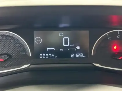 Photo 13 Peugeot 208  1.2 PureTech 75ch S&S Like