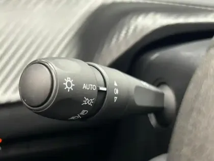 Photo 10 Peugeot 208  1.2 PureTech 75ch S&S Like