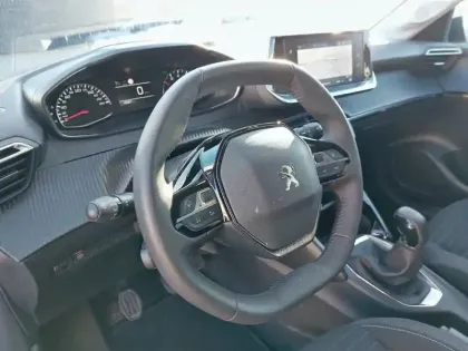 Photo 8 Peugeot 208  PureTech 75 S&S BVM5