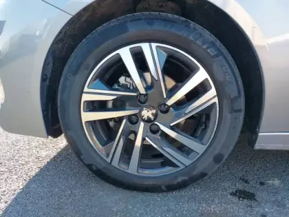 Photo 33 Peugeot 208  PureTech 75 S&S BVM5