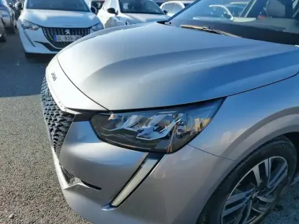 Photo 36 Peugeot 208  PureTech 75 S&S BVM5