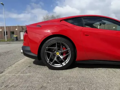 Photo 11 Ferrari 812  Superfast 6.5 V12 800ch