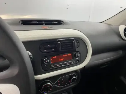 Photo 33 Renault Twingo  III Achat Intégral - 21