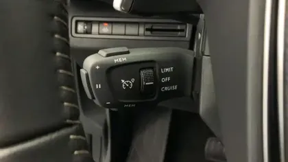 Photo 16 Peugeot 3008  Hybrid 136 e-DCS6 Allure Pack