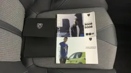 Photo 15 Peugeot 3008  Hybrid 136 e-DCS6 Allure Pack