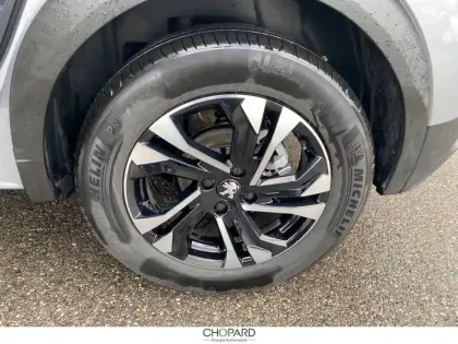 Photo 24 Peugeot 2008  PureTech 130 S&S EAT8