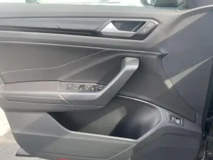 Photo 14 Volkswagen T-roc  1.5 TSI Evo2 150ch R-Line DSG7