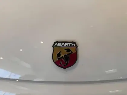 Photo 10 Abarth 600  e 240ch 54kWh Turismo