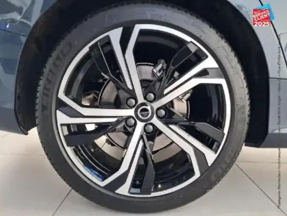 Photo 13 Volvo V60  B4 197ch Ultra Style Dark DCT 7