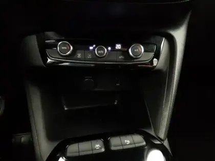 Photo 12 Opel Corsa  Electrique 136 ch & Batterie 50 kWh Edition