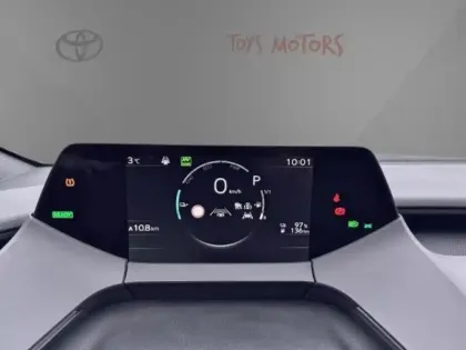 Photo 13 Toyota Prius Hybride Rechargeable 223ch Design PHE