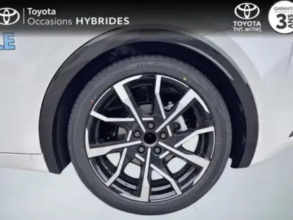 Photo 15 Toyota Prius Hybride Rechargeable 223ch Design PHE