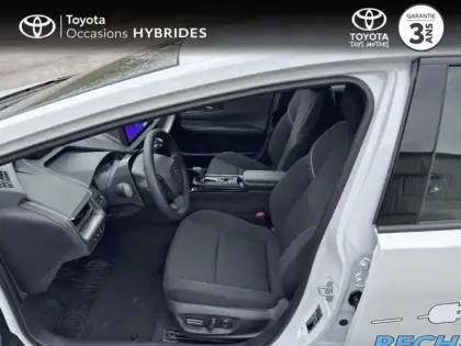 Photo 10 Toyota Prius Hybride Rechargeable 223ch Design PHE