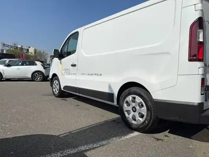 Photo 34 Renault Trafic  E-TECH ELECTRIQUE FGN L1H1 3T AC22