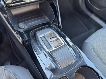 Photo 33 Peugeot 2008  Electrique 136 ch