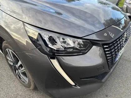 Photo 35 Peugeot 208  PureTech 100 S&S BVM6