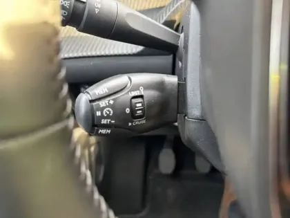 Photo 39 Peugeot 208  PureTech 100 S&S BVM6