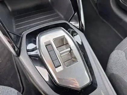 Photo 13 Peugeot 208  PureTech 100 S&S EAT8